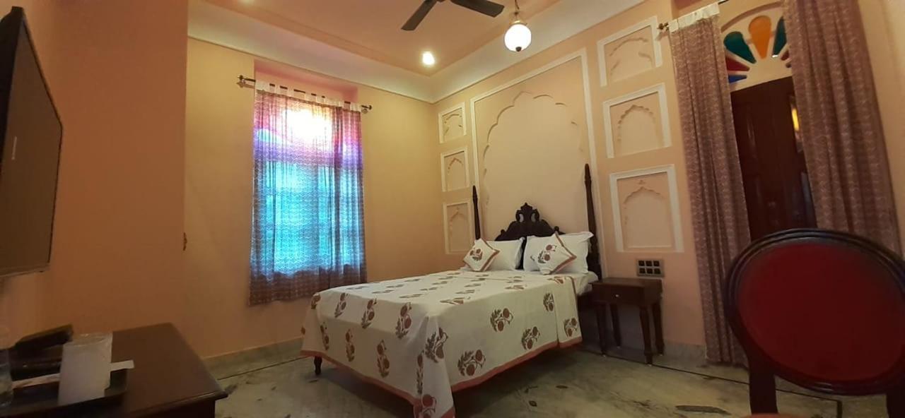 Hotel Raj Rajeshwari Haveli Jaipur Habitación foto